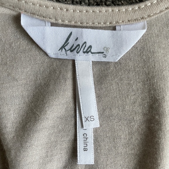 Kira brand shiny sequin blouse/tshirt - Picture 2 of 6